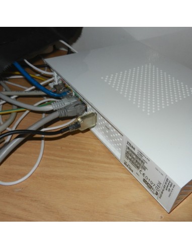 Câble USB de mise à la terre pour modem et box