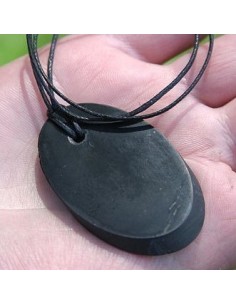 pendentif de shungite ovale