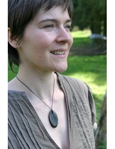 pendentif de shungite ovale 2