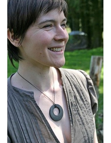 Pendentif de shungite cercle poli - protection personnelle