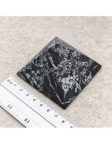 Pyramide en shungite polie 10 cm - protection quotidienne