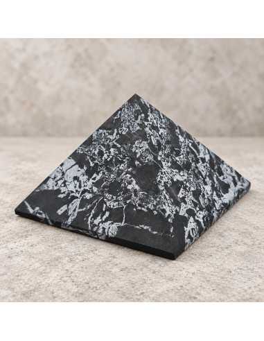 Pyramide en shungite polie 10 cm - protection quotidienne