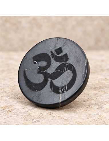 Plaque de shungite polie gravée "Om" 30 mm