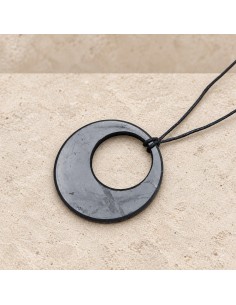 Pendentif en shungite "Cercle dans un cercle"