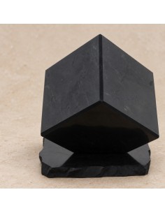 Cube en shungite poli coin tronqué 7 cm avec son support
