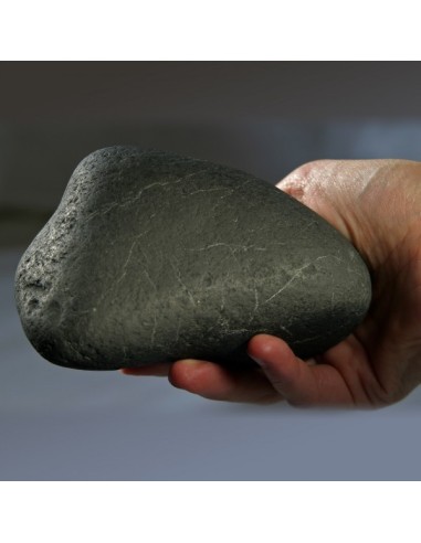 Pierre de shungite roulée : taille 4 Pierre de shungite roulée : taille 4