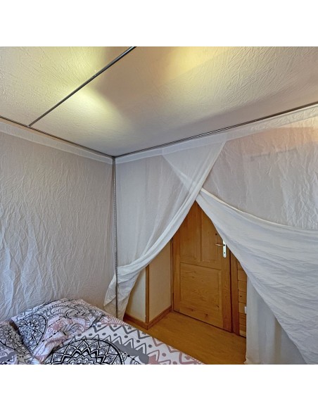 Structure autoportante pour baldaquin anti-ondes forme cabine