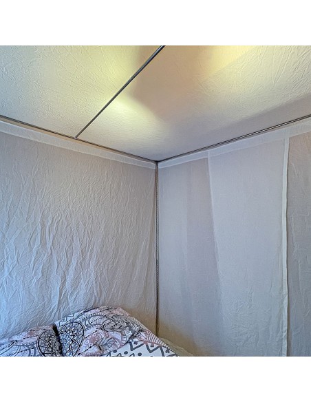 Structure autoportante pour baldaquin anti-ondes forme cabine