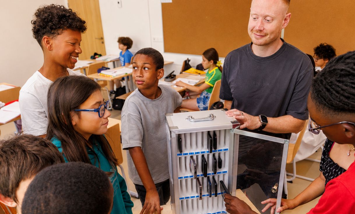 Pause numérique dans les établissements scolaires _ ce que dit la loi et comment l'appliquer à la rentrée 2026