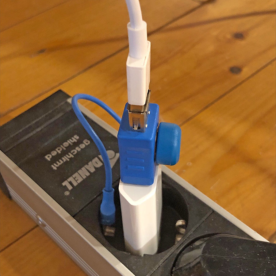 Adaptateur de mise à la terre pour chargeur usb (Adap'terre)