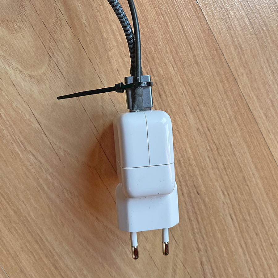 chargeur USB mis à la terre